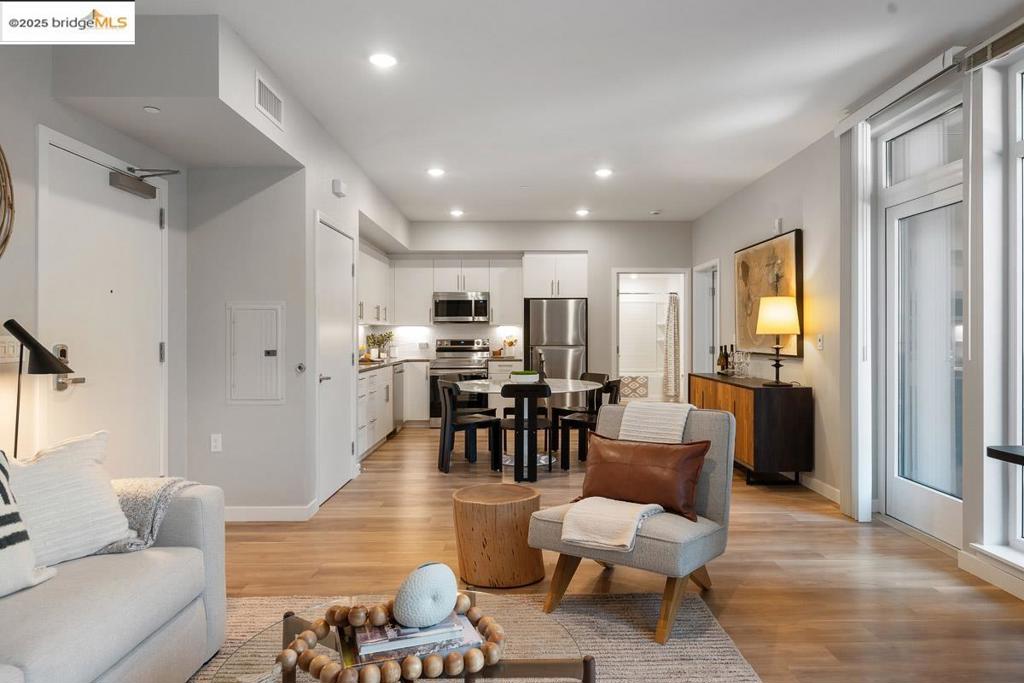 WEST OAKLAND - Residential