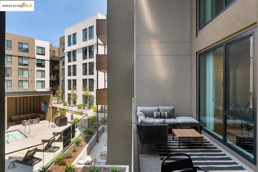 WEST OAKLAND - Residential