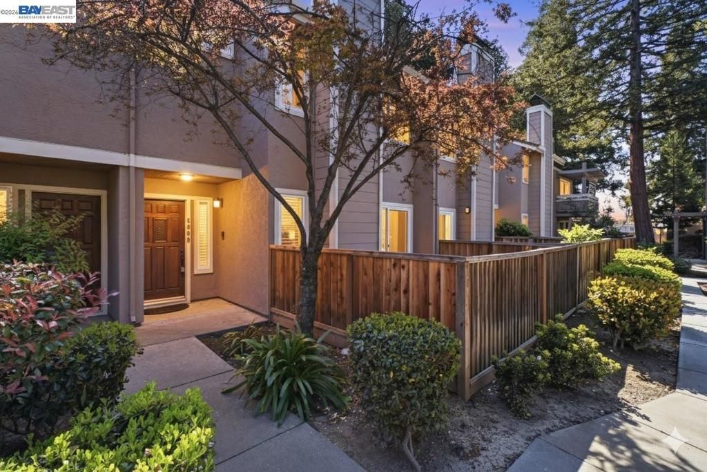 Photo of 3867 Burton Cmn, Fremont, CA 94536 (MLS # 41126789)