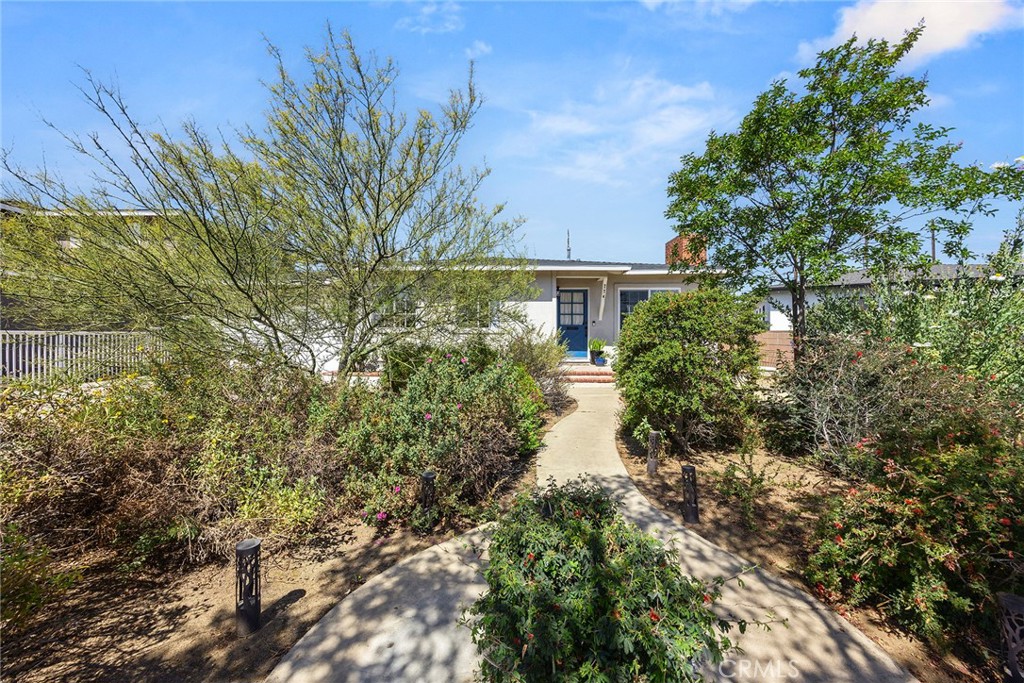 774 N Victoria Drive