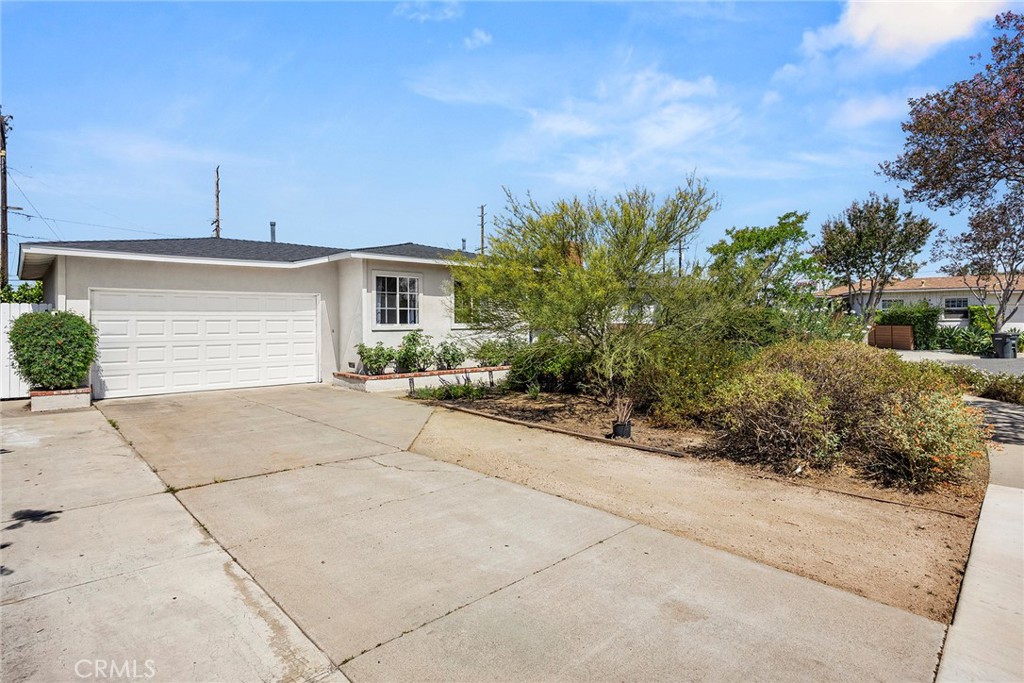 774 N Victoria Drive