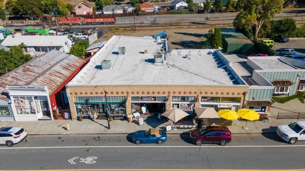 Photo of 37372 Niles Boulevard, Fremont, CA 94536 (MLS # ML82025604)