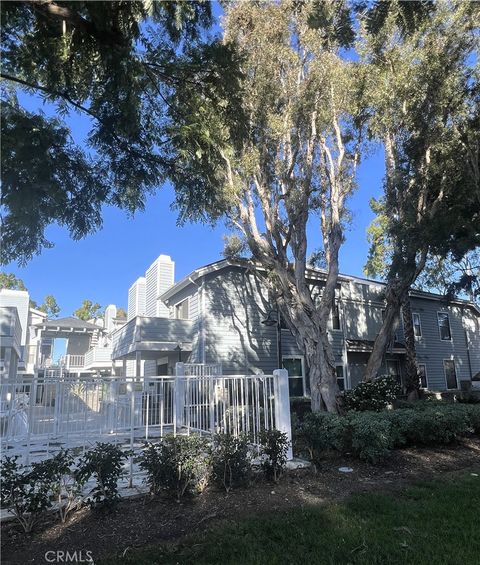 16960 Algonquin 3-204 Huntington Beach CA 92649