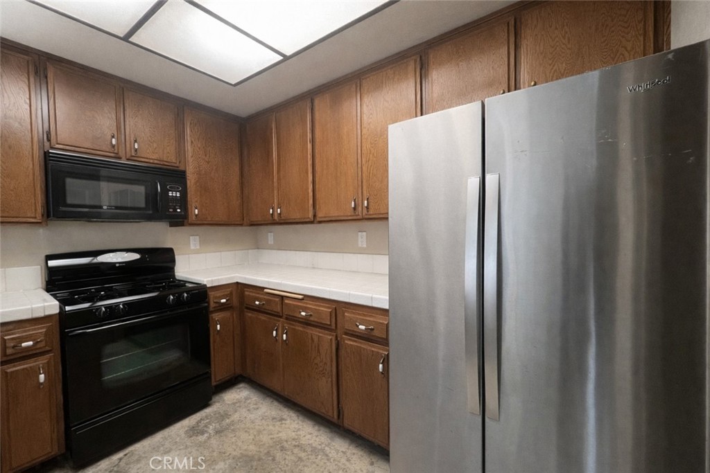 16960 Algonquin 3-204