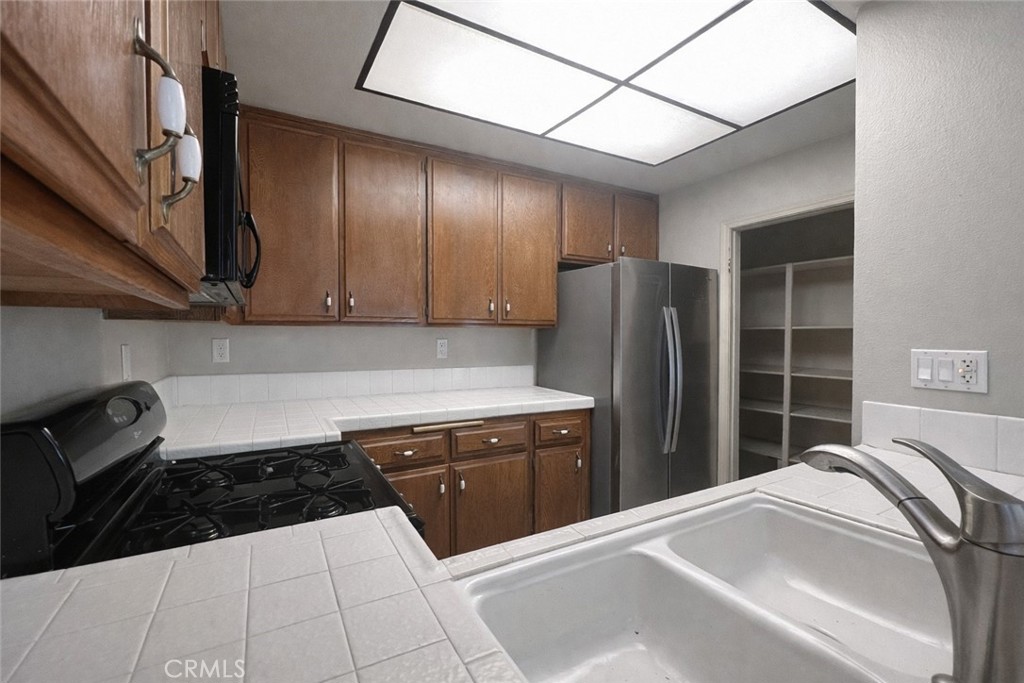 16960 Algonquin 3-204