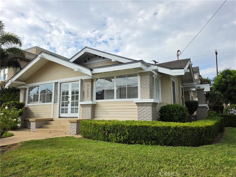 Photo of 3237 E Broadway, Long Beach, CA 90803 (MLS # DW26205796)