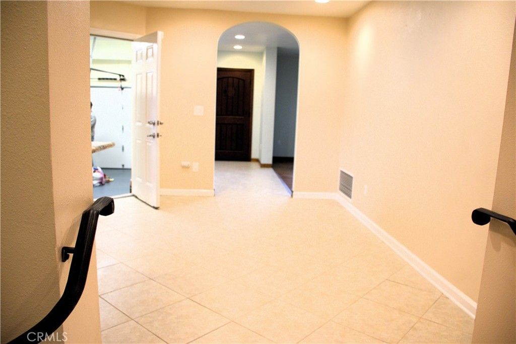 Photo of 331 Peyton Drive, Hayward, CA 94544 (MLS # SW25237748)