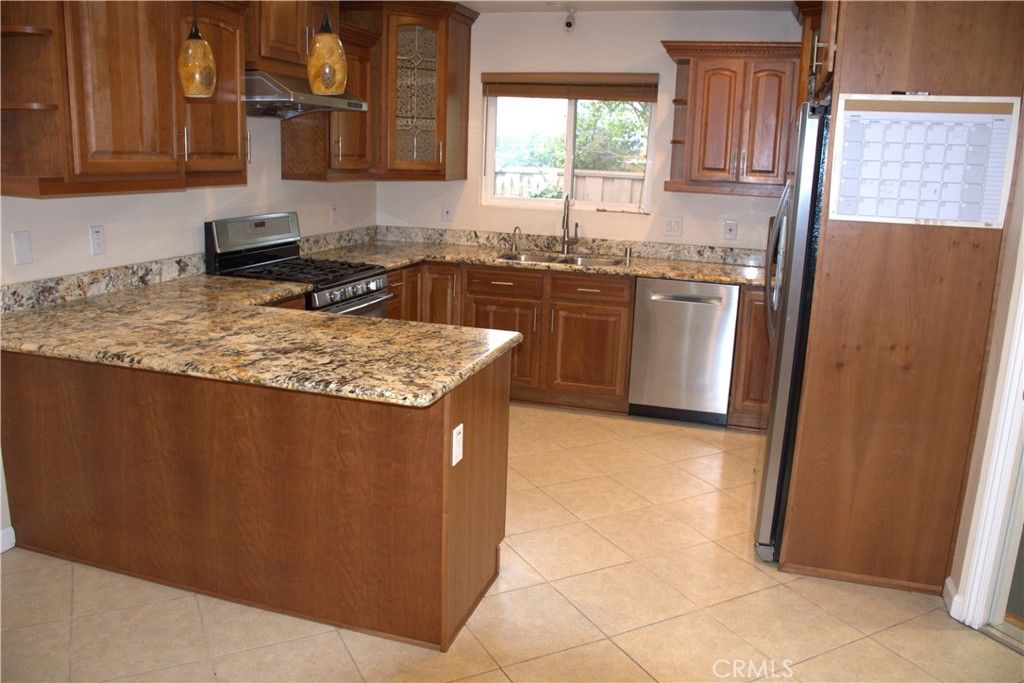 Photo of 331 Peyton Drive, Hayward, CA 94544 (MLS # SW25237748)