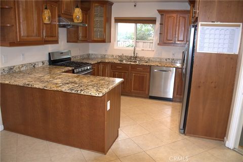 Photo of 331 Peyton Drive, Hayward, CA 94544 (MLS # SW25237748) Photo of 331 Peyton Drive, Hayward, CA 94544 (MLS # SW25237748)