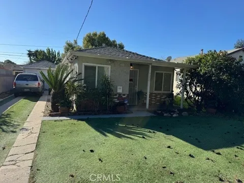 1050 E 72nd St, Long Beach, CA 90805 - MLS#: PW26041037
