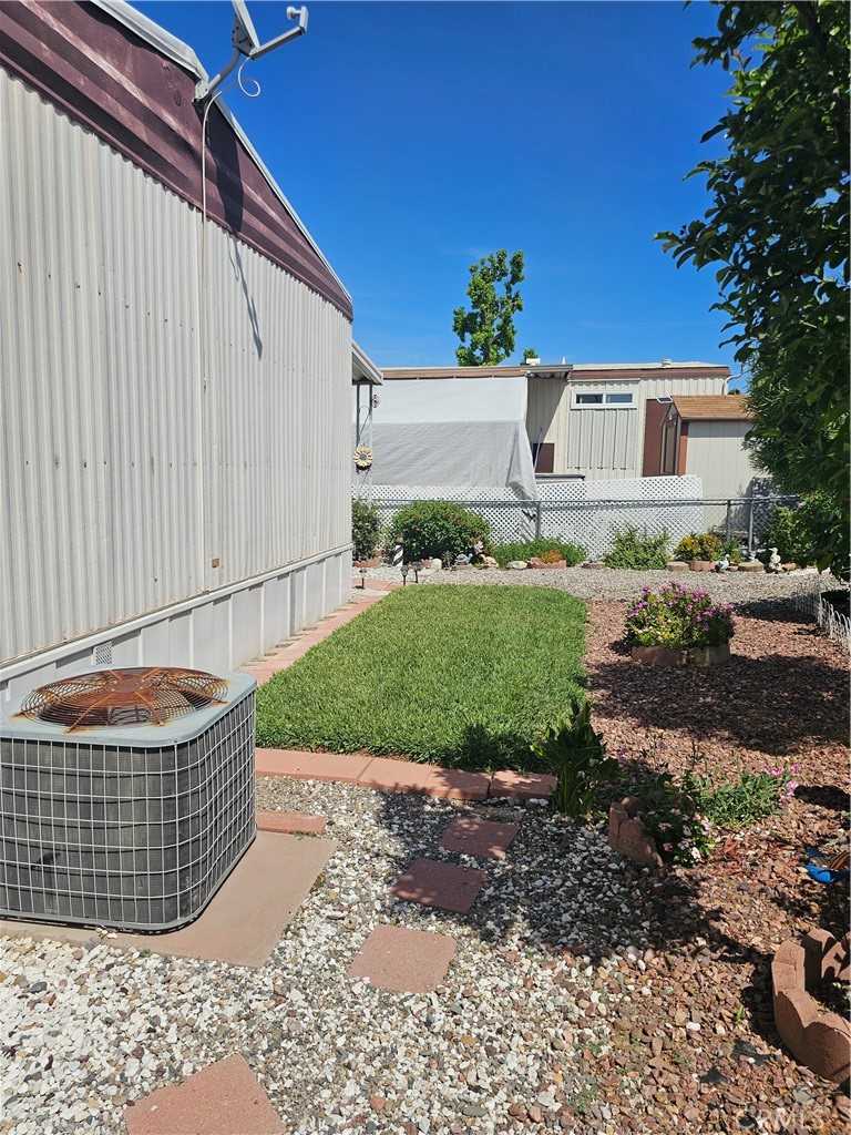 25526 Redlands 19