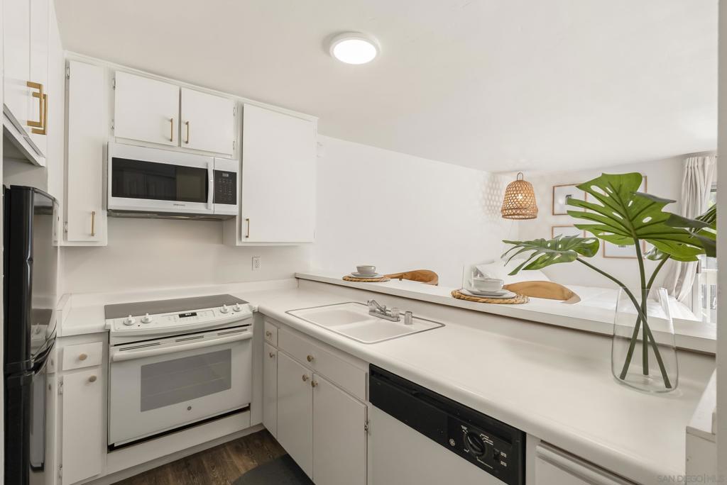 1885 Diamond St 2-222