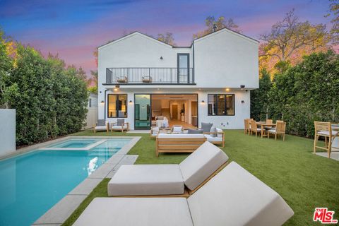 Photo of 4256 Camellia Avenue, Studio City, CA 91604 (MLS # 25619907)