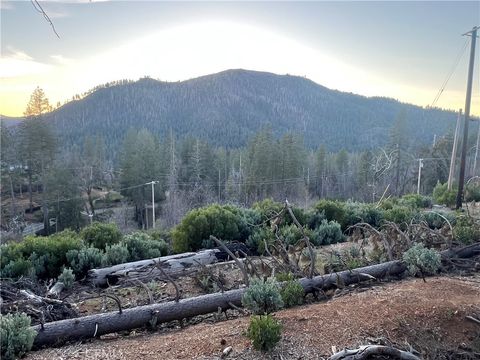 Photo of 16710 Starview Loop Rd Rd, Cobb, CA 95426 (MLS # LC26027564)