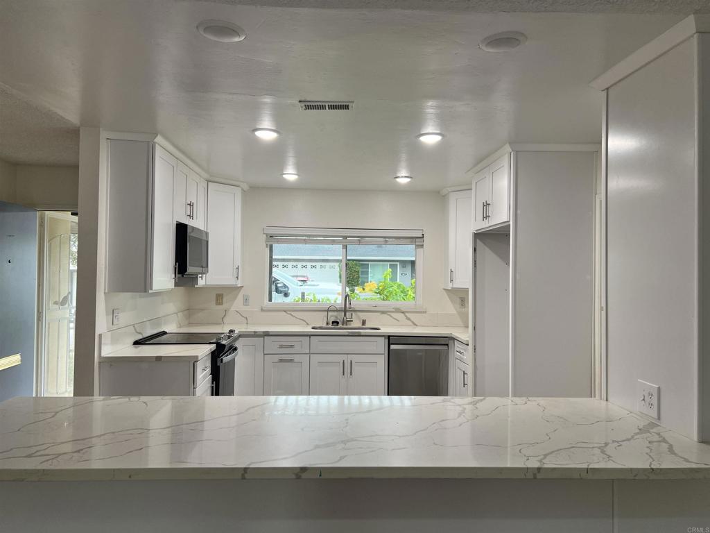 1626 La Tierra Lane