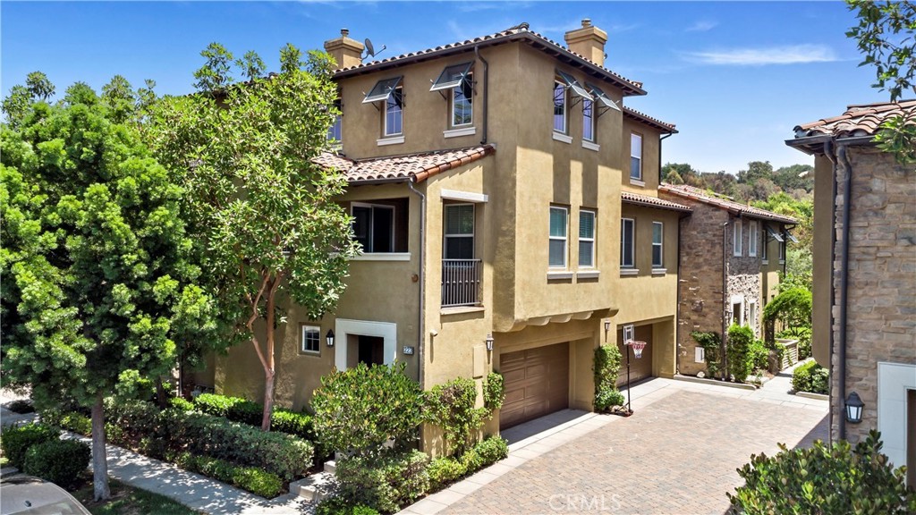 Upgraded 3-Bed Home in Turtle Ridge, Near Newport Coast
Modern and stylish, this 3-bedroom home features a new stone exterior, high ceilings, wood floors, and a spacious living room with built-in media center and fireplace. Enjoy a gourmet kitchen with granite countertops, designer lighting, and stainless appliances. The master suite includes a custom walk-in closet, soaking tub, and glass shower. Private balcony, 2-car garage with built-ins, and access to community pool and spa. Walking distance to top-rated University High School.