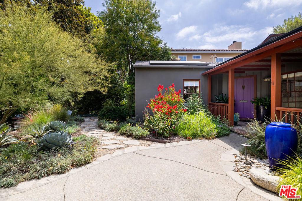 Properties 2 10408 Bloomfield Street