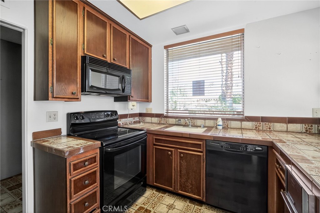 Sandpiper Indian Wells (32518) - Residential