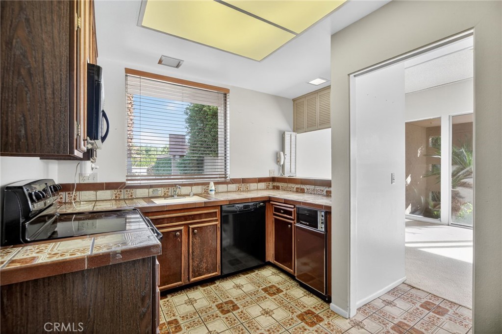 Sandpiper Indian Wells (32518) - Residential