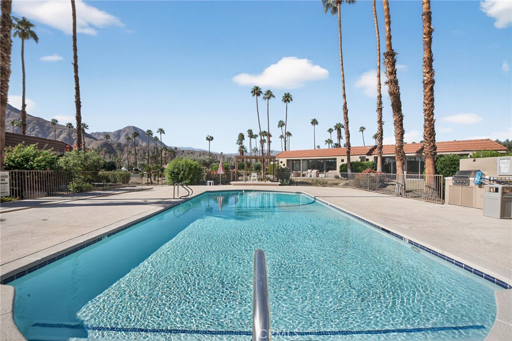 Sandpiper Indian Wells (32518) - Residential