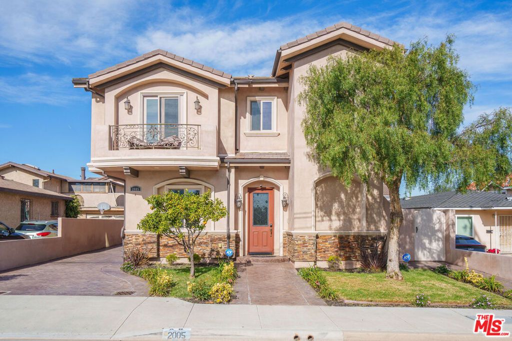 Photo of 2005 Robinson Street #B, Redondo Beach, CA 90278 (MLS # 26638819)