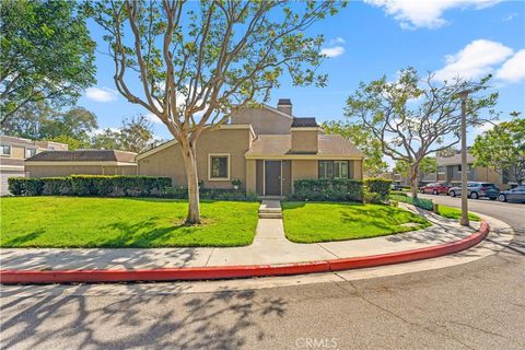 Photo of 21 Summerwalk Court, Newport Beach, CA 92663 (MLS # PW26048203)