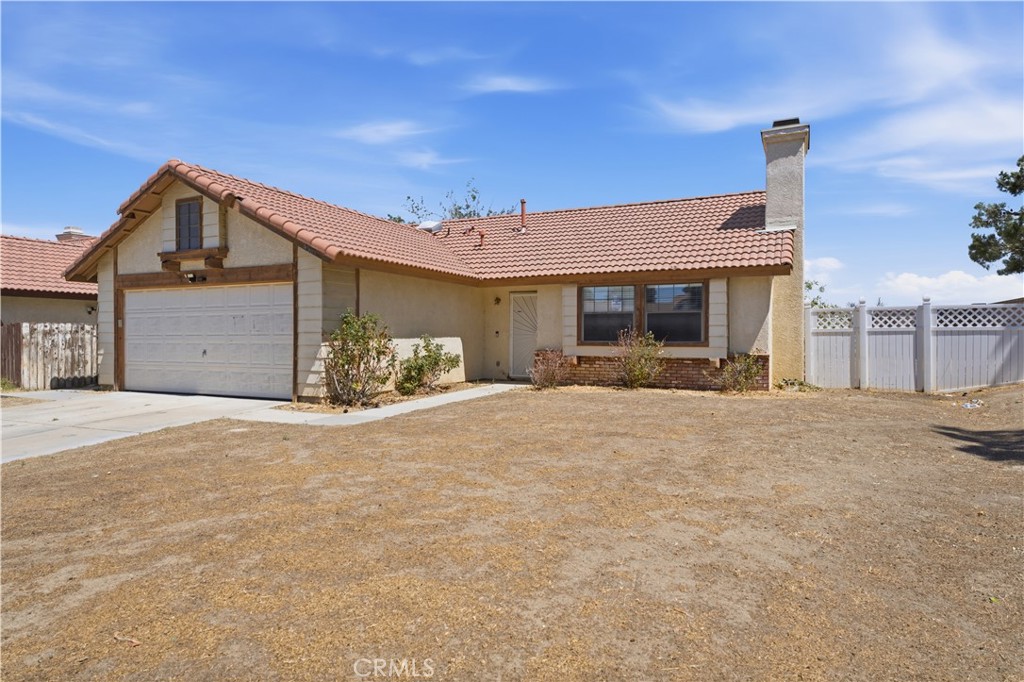 4361 E E Avenue Q11
