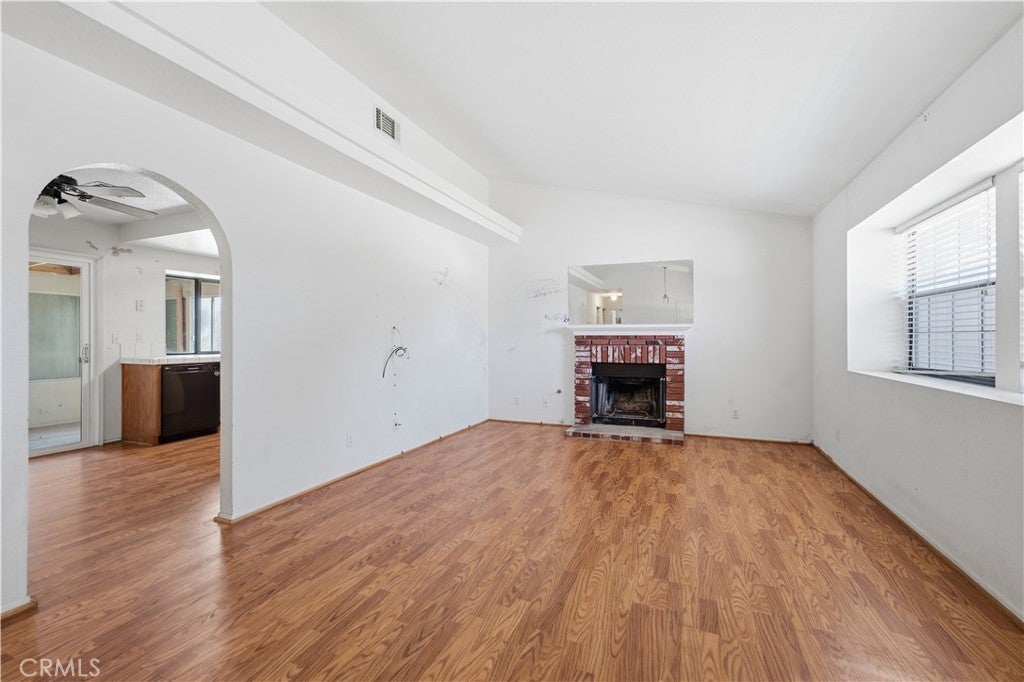 4361 E E Avenue Q11