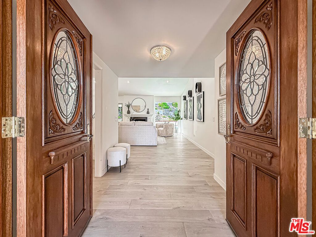 Photo of 6129 Rod Avenue, Woodland Hills, CA 91367 (MLS # 25611633)