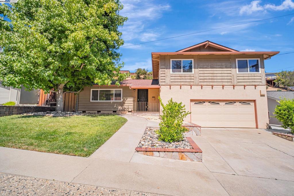 Located at the top of picturesque Joseph Drive in a private, court-like setting, this sought after upper valley home is the one you’ve been waiting for! This 4 bed, 2.5 bath home features 1,974 sqft of living space and is located in the desirable Proctor School district. Central heat and dual pane windows. Terraced backyard is ideal for a fruit orchards and vegetable garden. Enjoy convenient access to Lake Chabot, hiking trails, Redwood Canyons Golf Course, BART and major freeways. Don’t miss the opportunity to call this great family home yours! Open House Saturday & Sunday 9/6-9/7, 2-4pm.