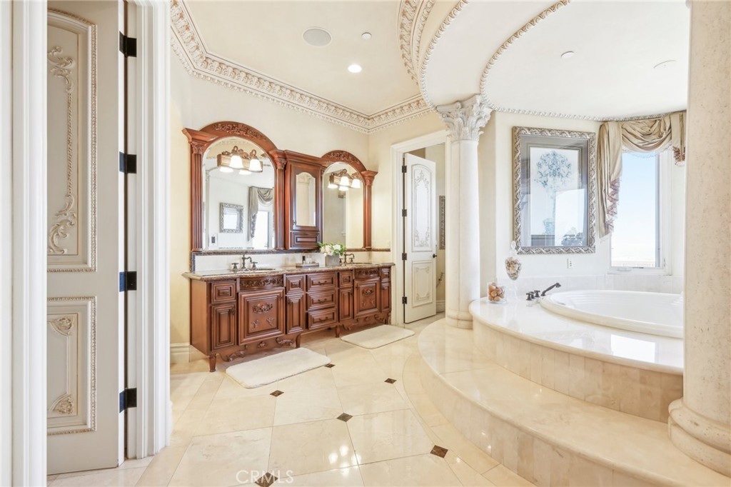 Ritz Cove (RC) - Residential