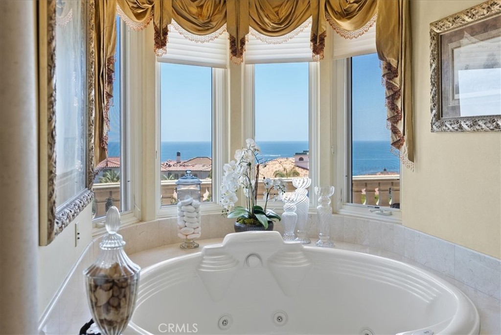 Ritz Cove (RC) - Residential
