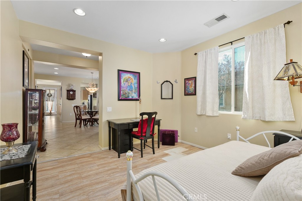 Four Seasons - Residential