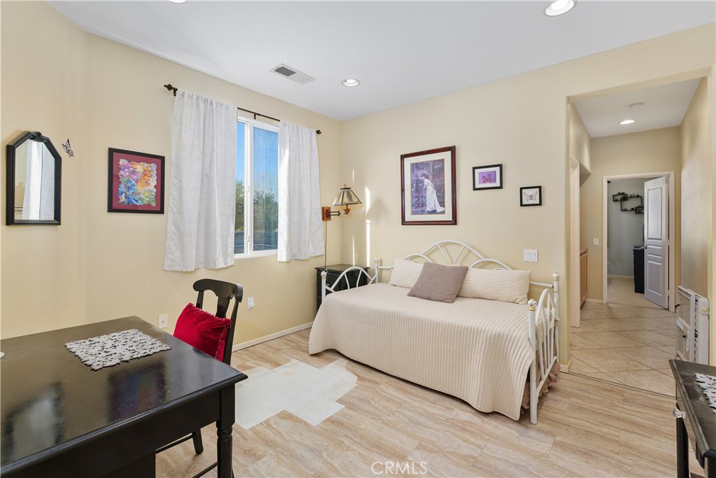 Four Seasons - Residential