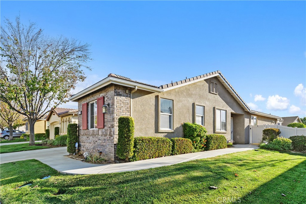 Four Seasons - Residential