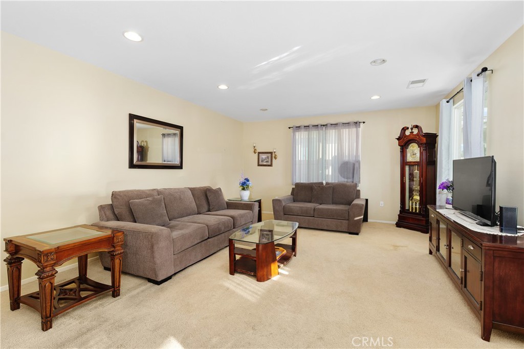 Four Seasons - Residential