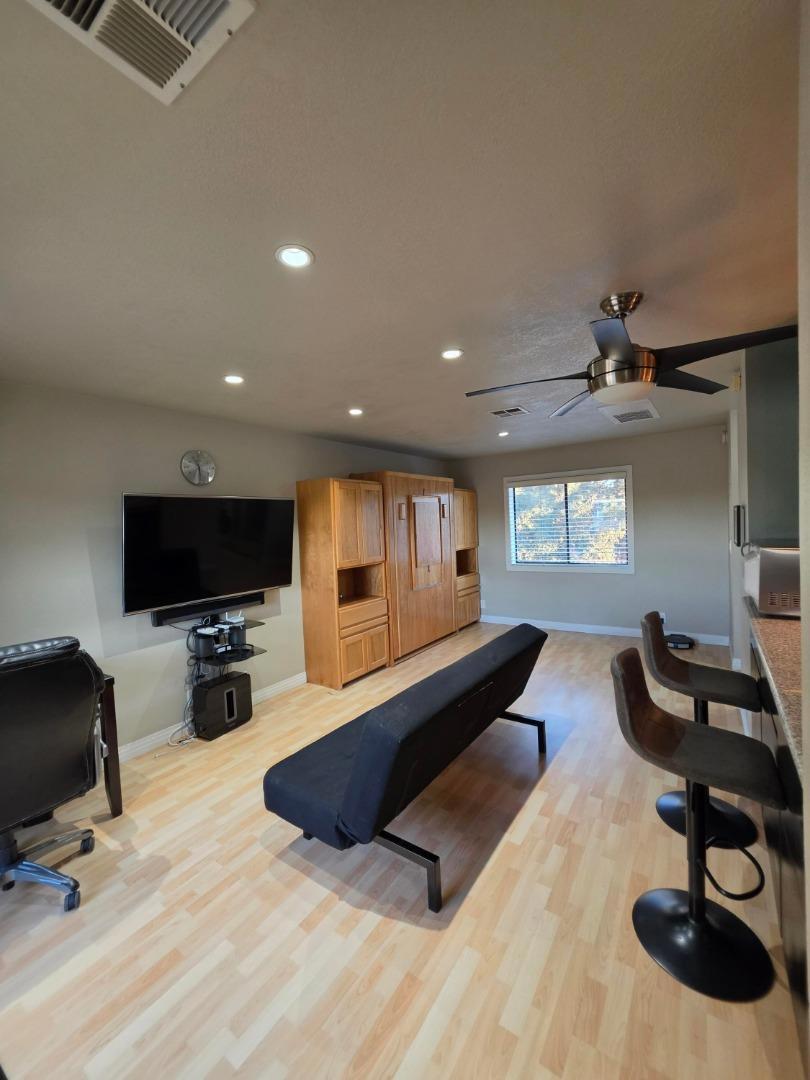 284 Stonegate Circle