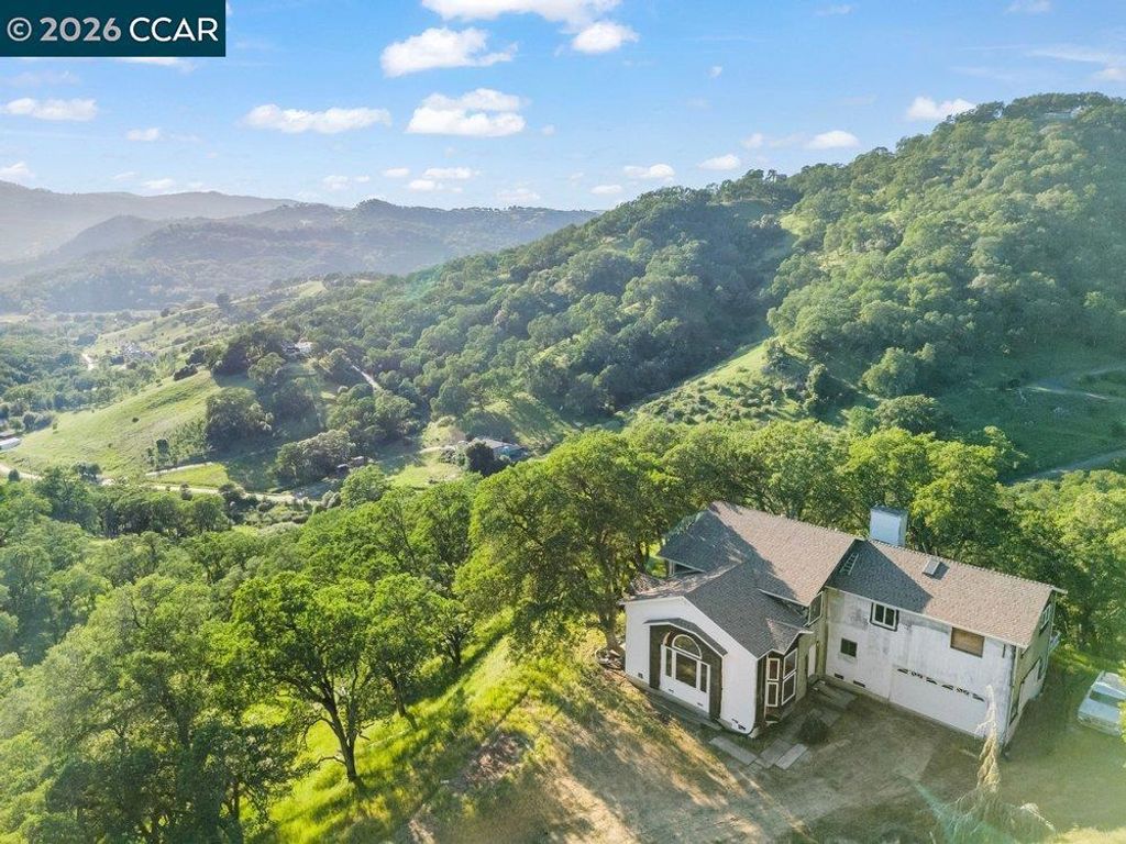 Photo of 98 Oak Springs Dr Rd, Napa, CA 94558 (MLS # 41128917)