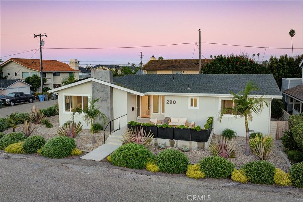 Photo of 290 Cliff Avenue, Pismo Beach, CA 93449 (MLS # PI25231484)