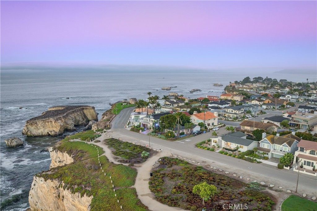 Photo of 290 Cliff Avenue, Pismo Beach, CA 93449 (MLS # PI25231484)