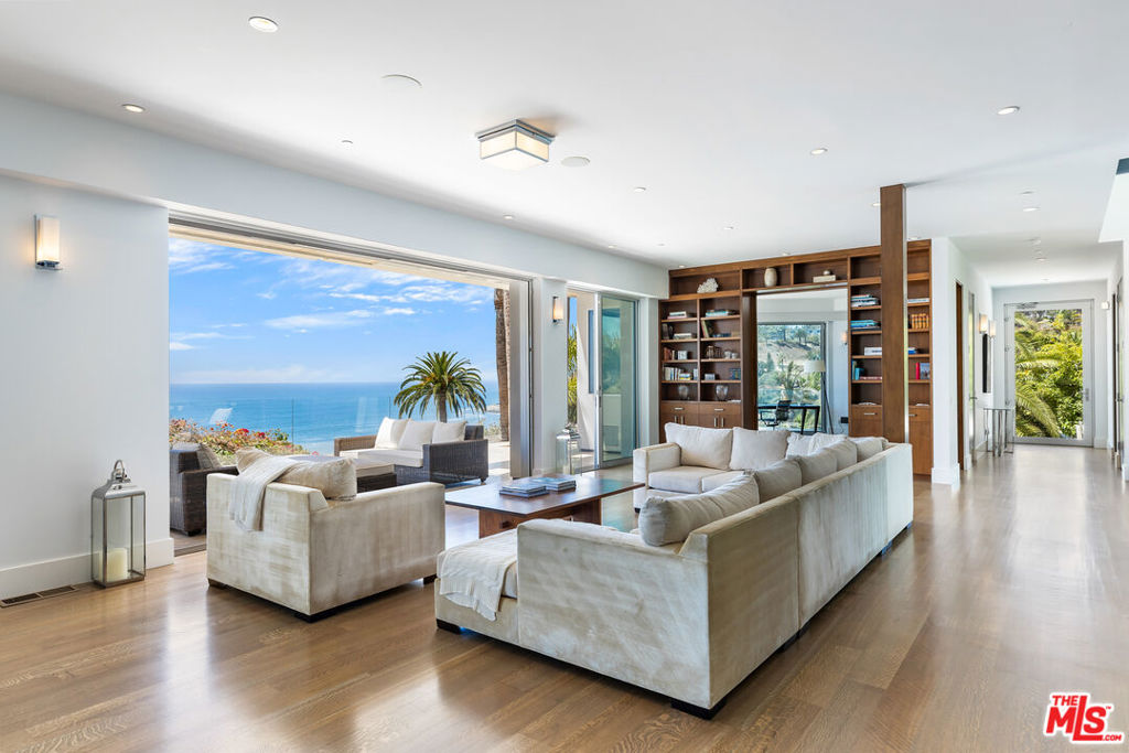 Properties 3 200 ARNO Way
