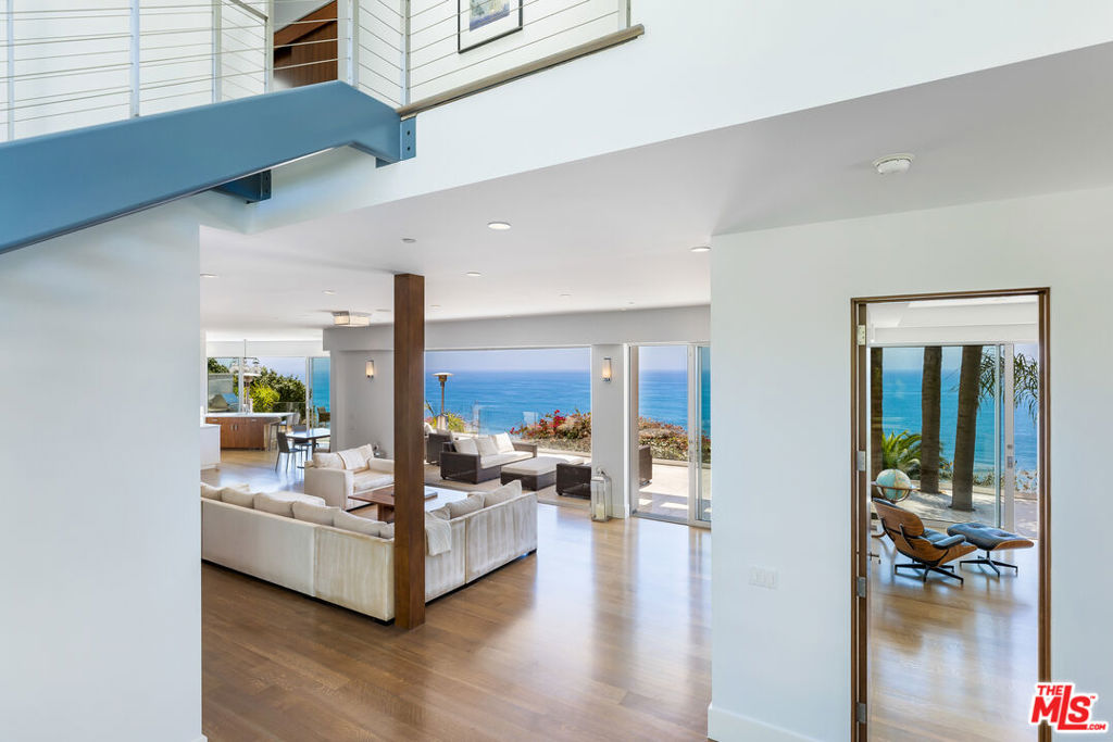 Properties 2 200 ARNO Way