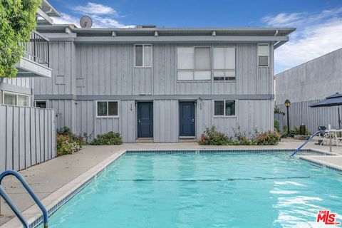 Photo of 5447 Zelzah Avenue #118, Encino, CA 91316 (MLS # 25596755)