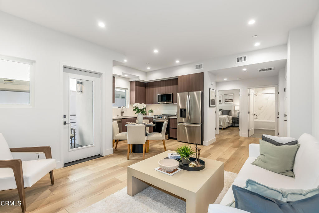 150 S Oak Knoll Avenue 103