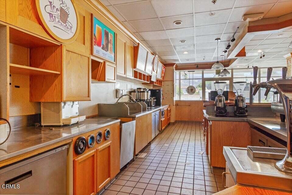 4991 Carpinteria Avenue