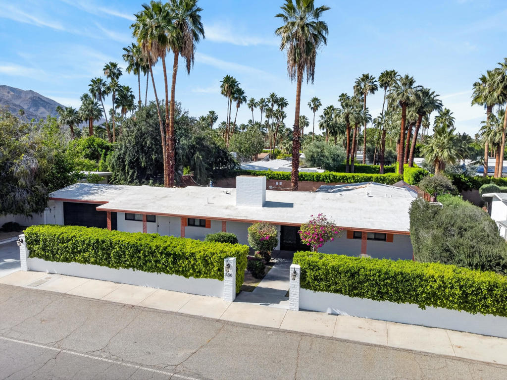 1450 E Mesquite Avenue