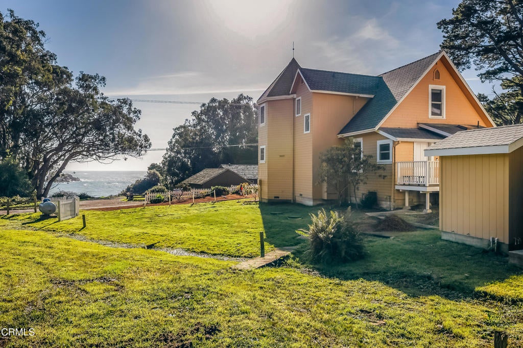 45180 Headlands Drive