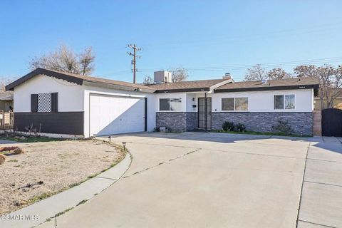 Photo of 546 E Nugent Street, Lancaster, CA 93535 (MLS # 226001866)