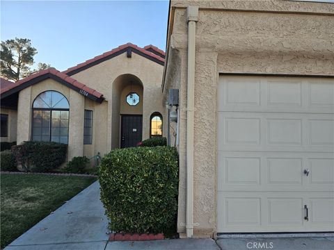Photo of 11704 Juniper Dr, Apple Valley, CA 92308 (MLS # PW25275066)
