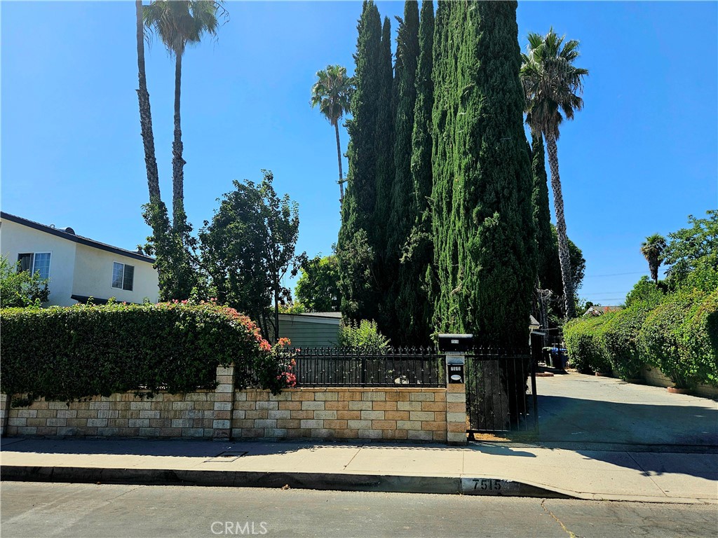 Located in the heart of Winnetka, this open floor plan studio ADU has it's own entrance and gated yard - great outdoor space, very private, detached from main house. Unit offers split A/C & heating, kitchenette with electric cooktop, microwave, refrigerator, closet, spacious bathroom, double pane windows with blinds, all utilities included. New W&D in unit/private , 1 parking spot, WiFi and cable connection. Plenty of street parking, close to shopping centers, schools, freeways and transportation near by and more. Good credit required. Advance appointment.